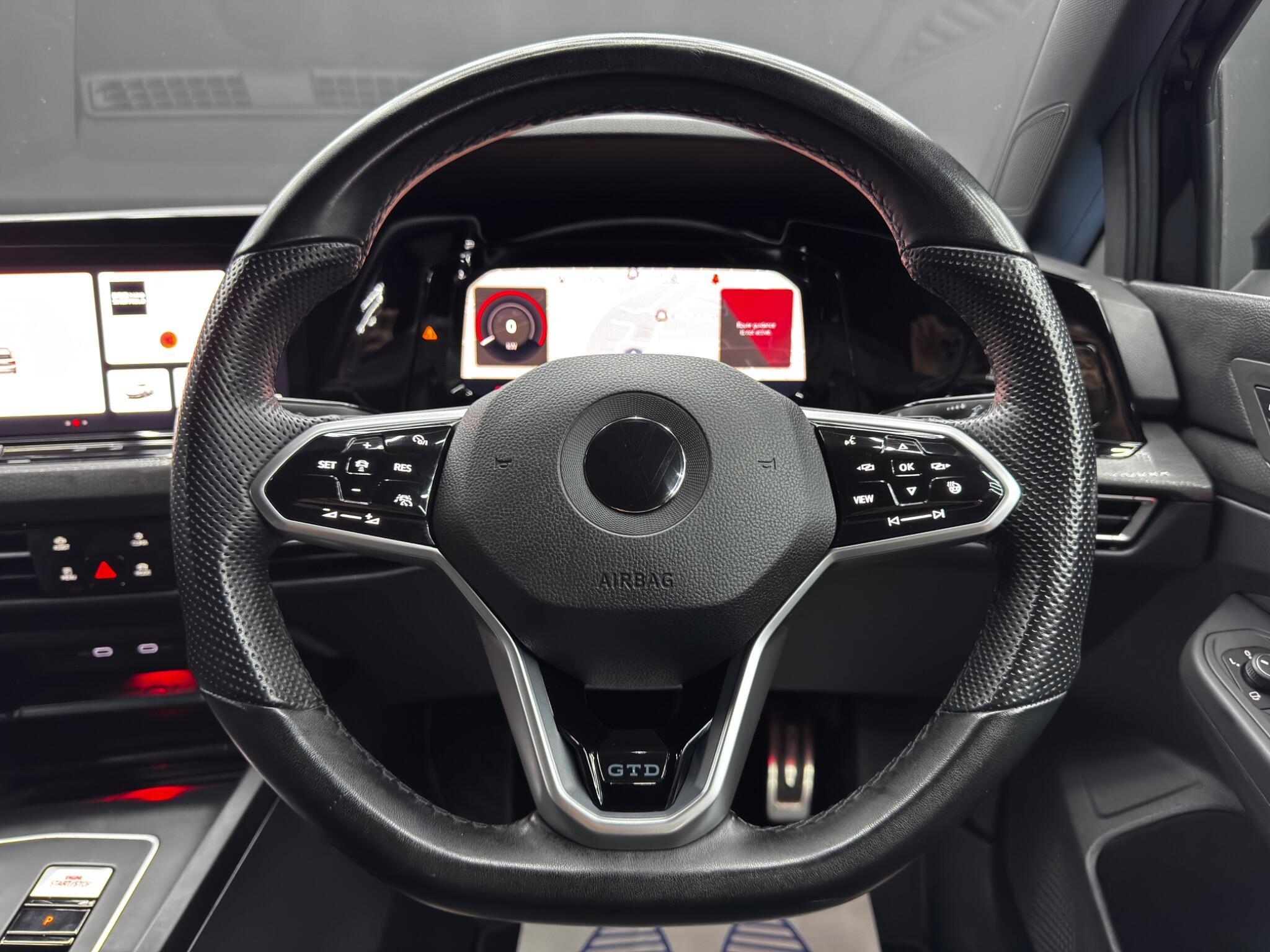 Volkswagen Golf - Image 19