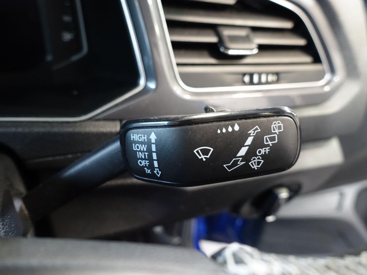 Volkswagen T-Roc - Image 23