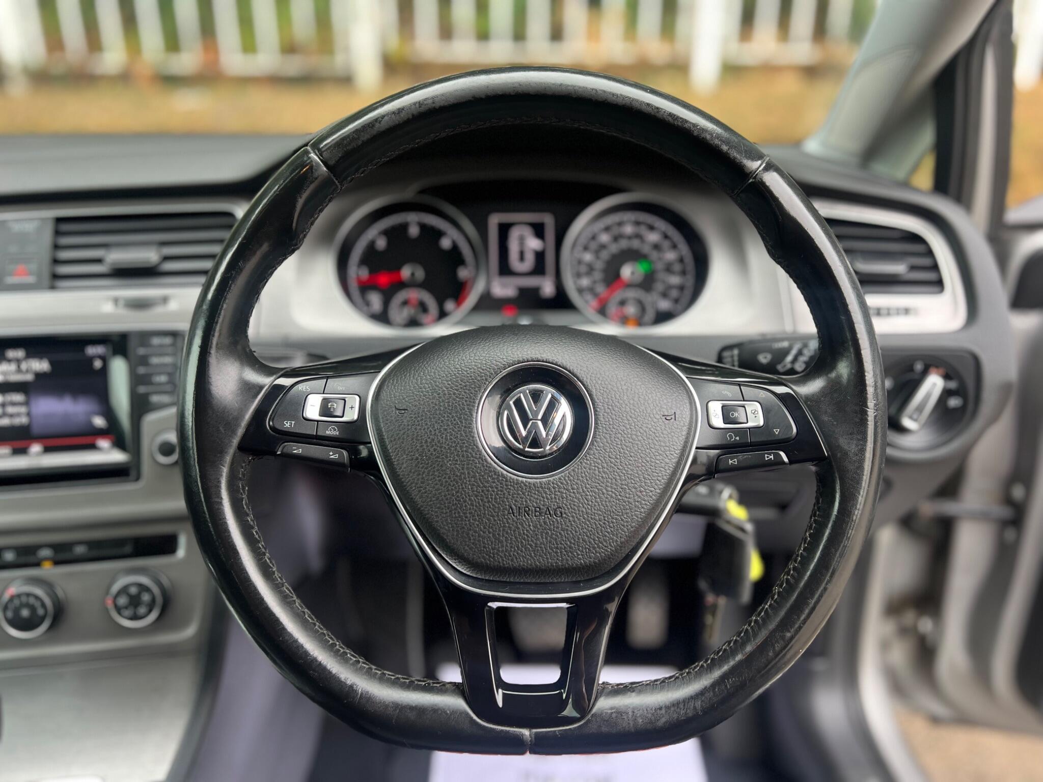 Volkswagen Golf - Image 16