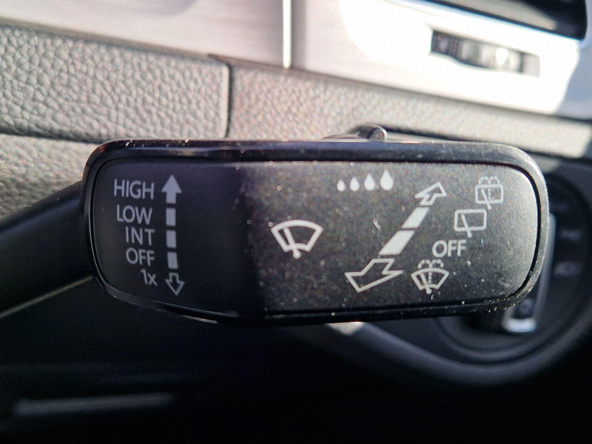 Volkswagen Golf - Image 45