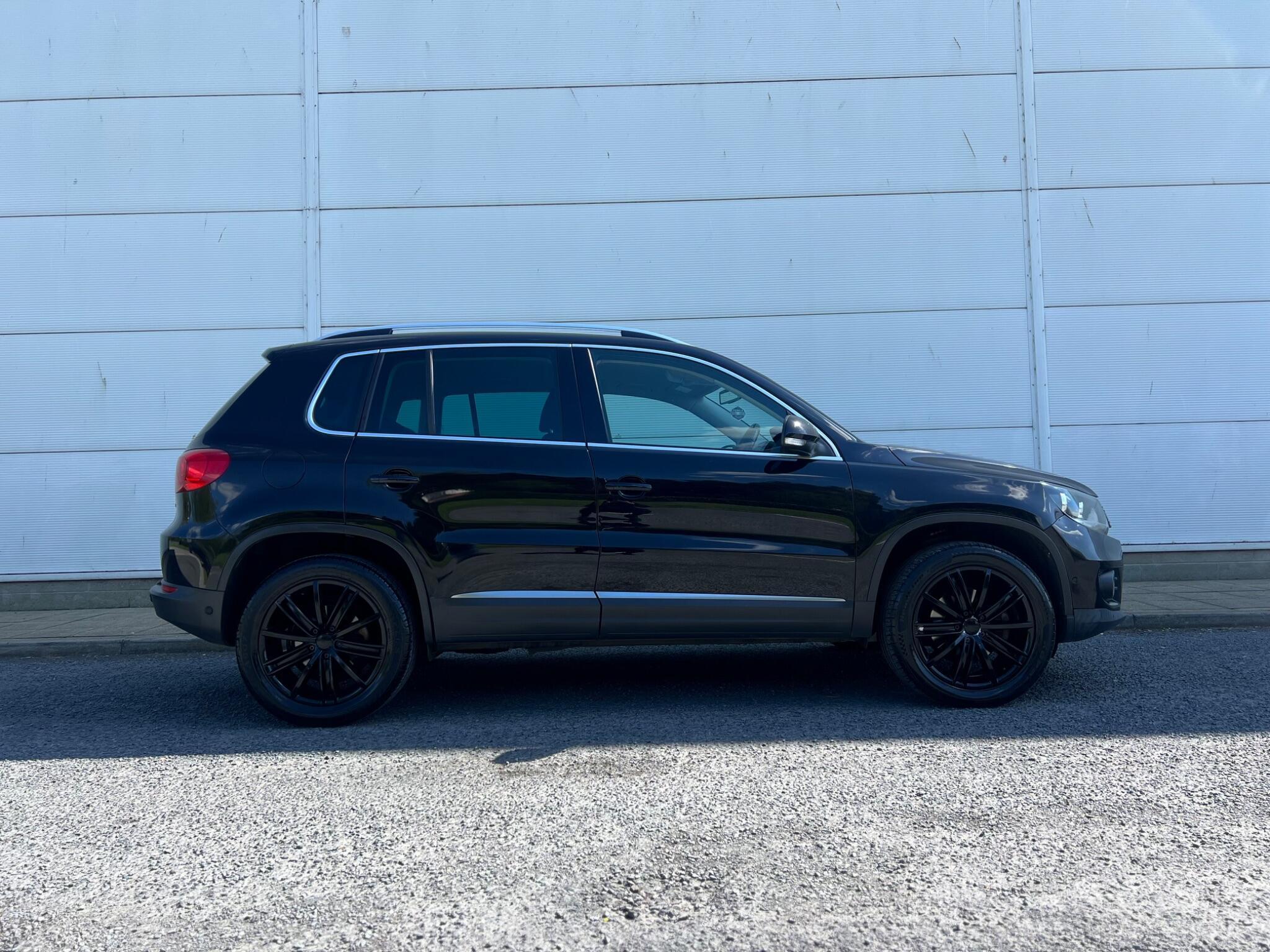 Volkswagen Tiguan - Image 32