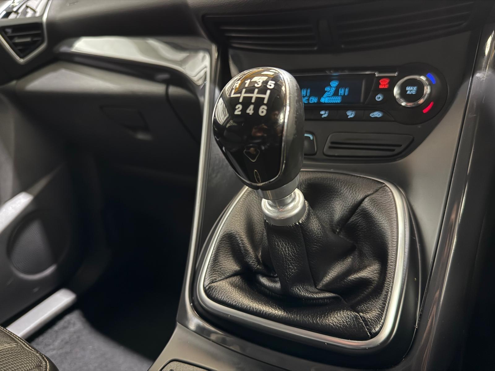 Ford Kuga - Image 41