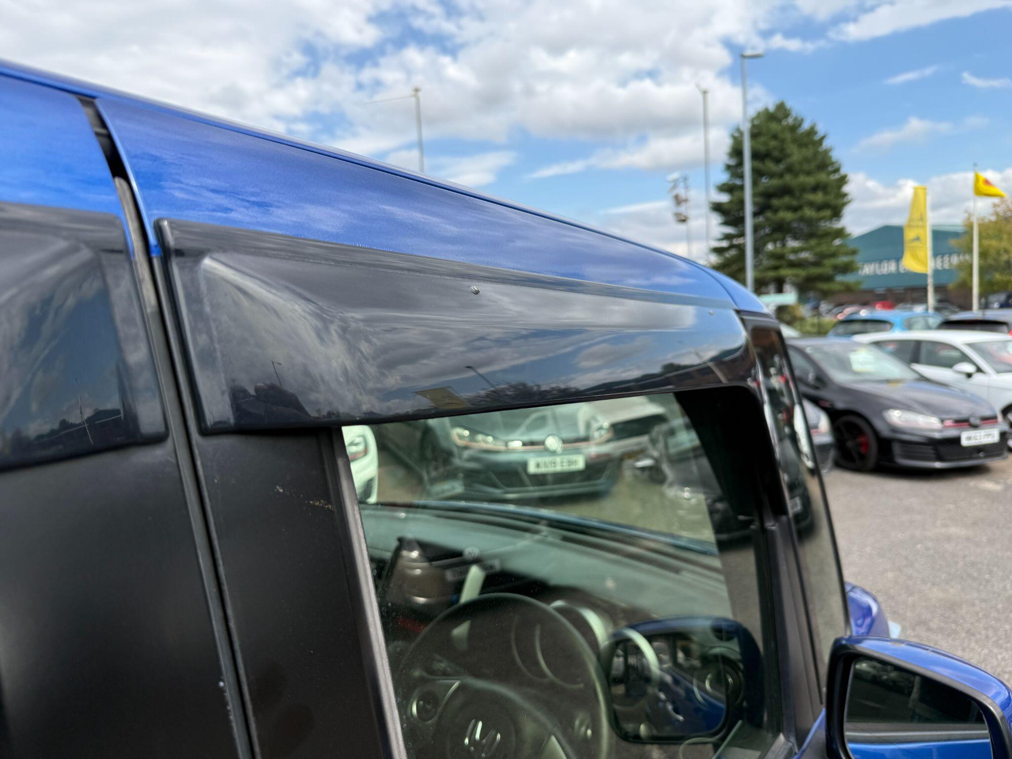 Honda N-Box - Image 18