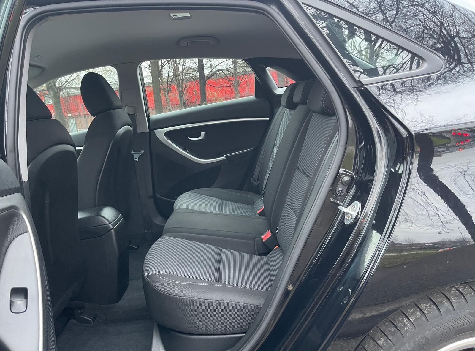 Hyundai i30 - Image 22