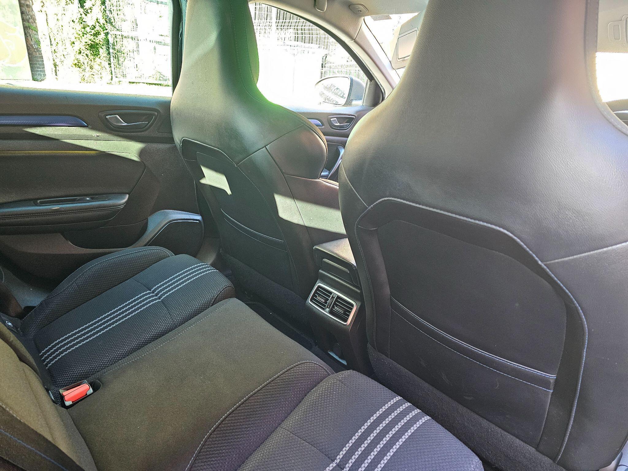 Renault Megane - Image 18