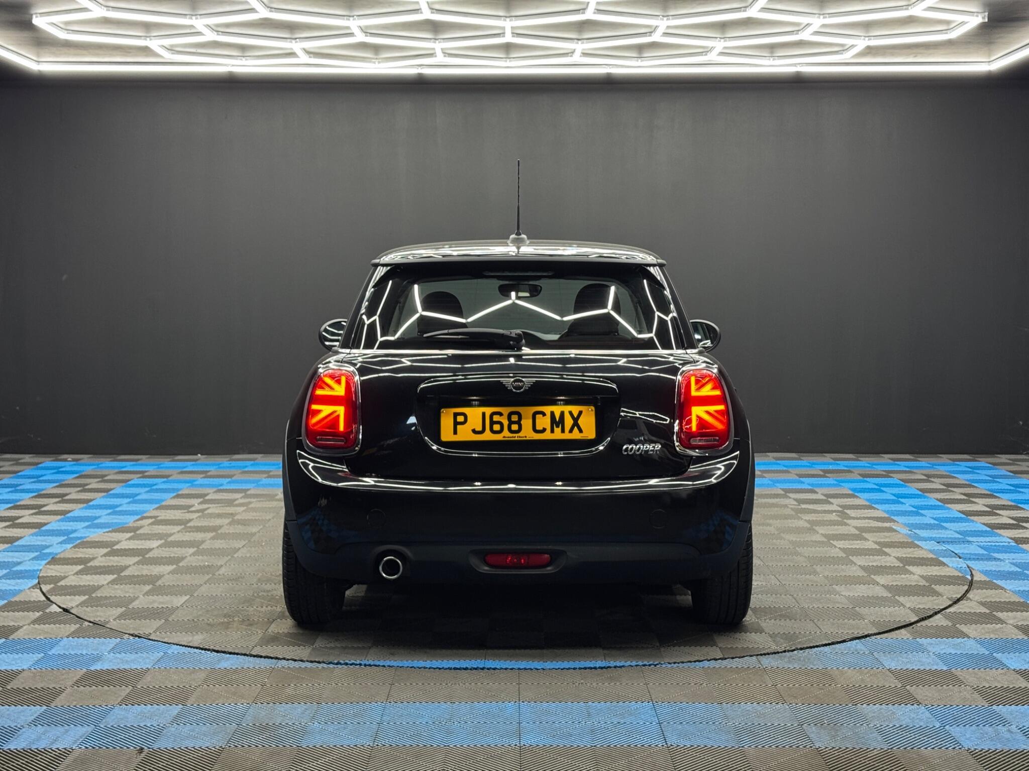 MINI Hatch - Image 6