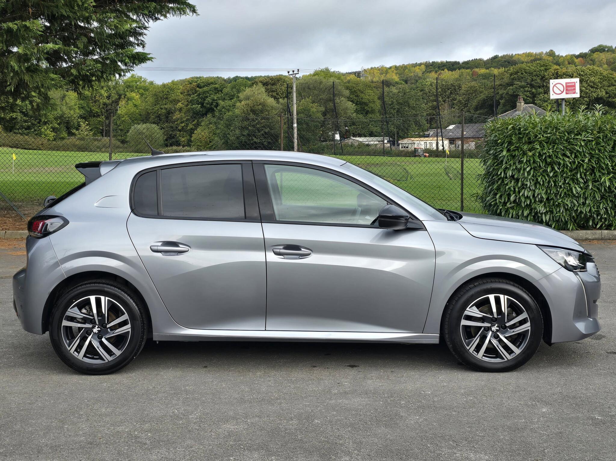 Peugeot 208 - Image 10