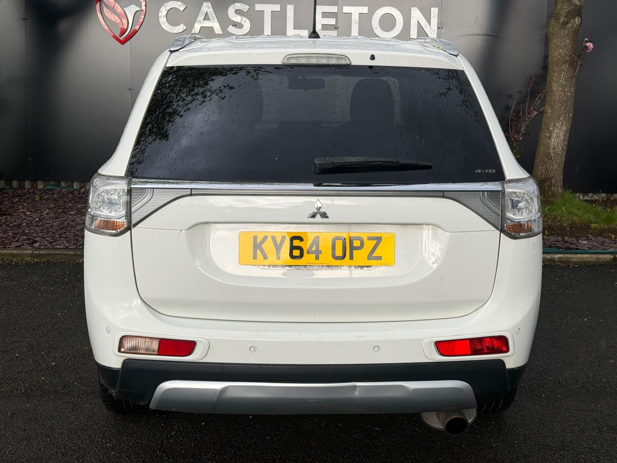 Mitsubishi Outlander - Image 11