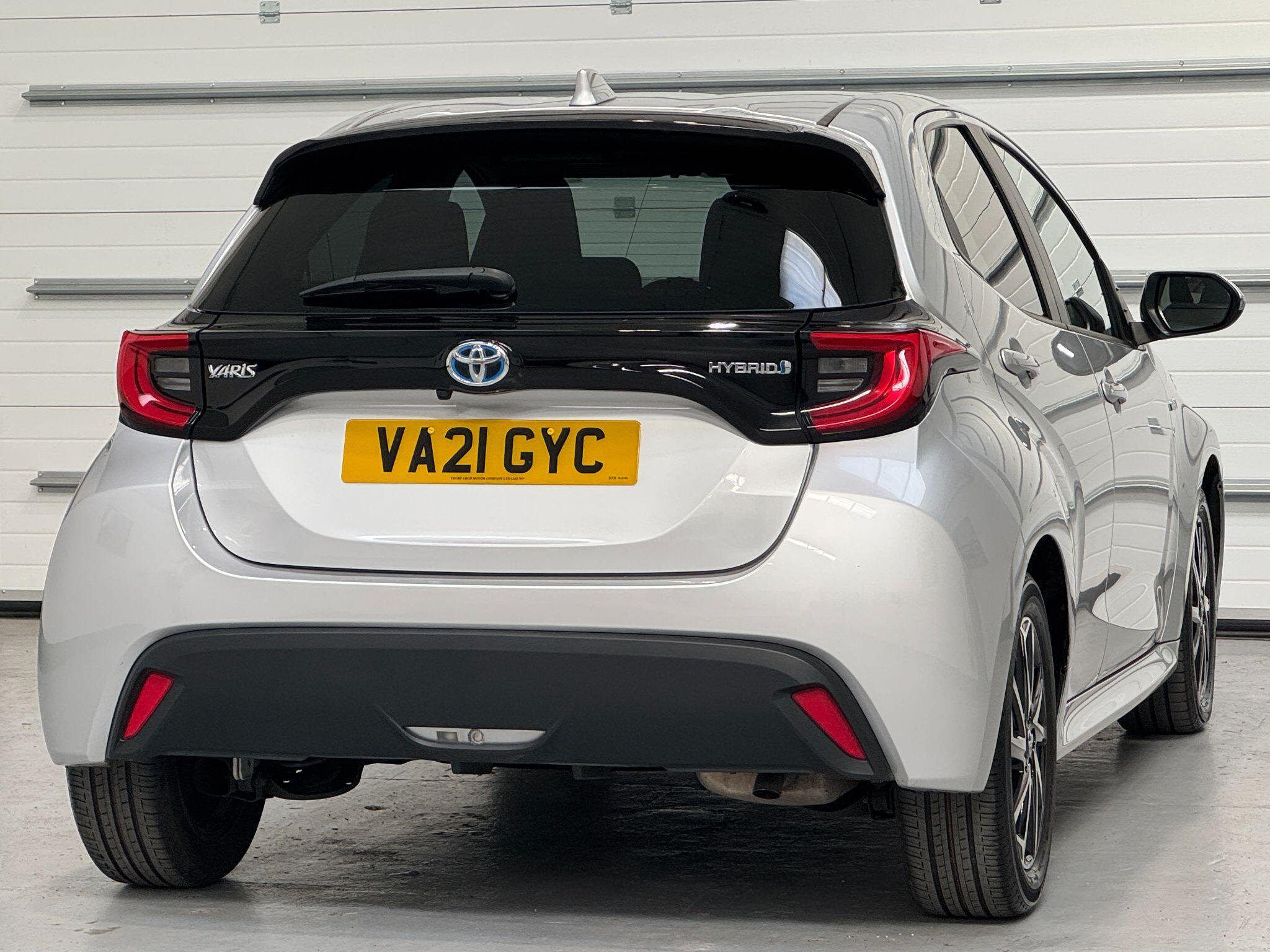 Toyota Yaris - Image 12