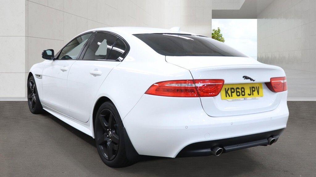 Jaguar XE - Image 4