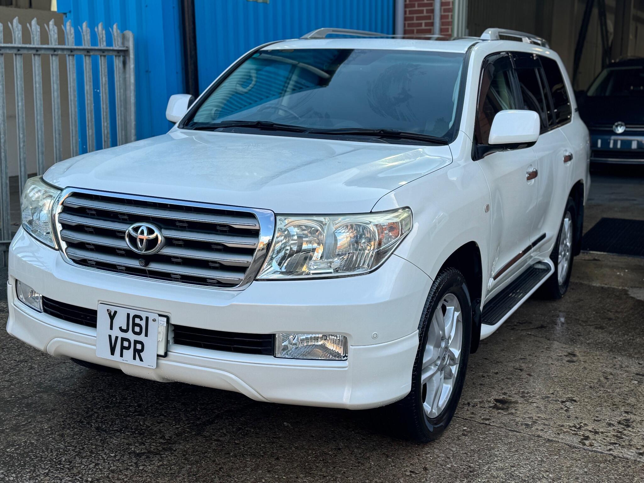 Toyota Land Cruiser - Image 7