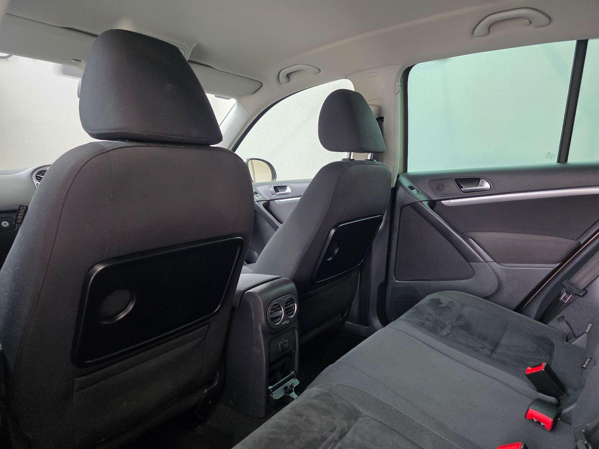 Volkswagen Tiguan - Image 31