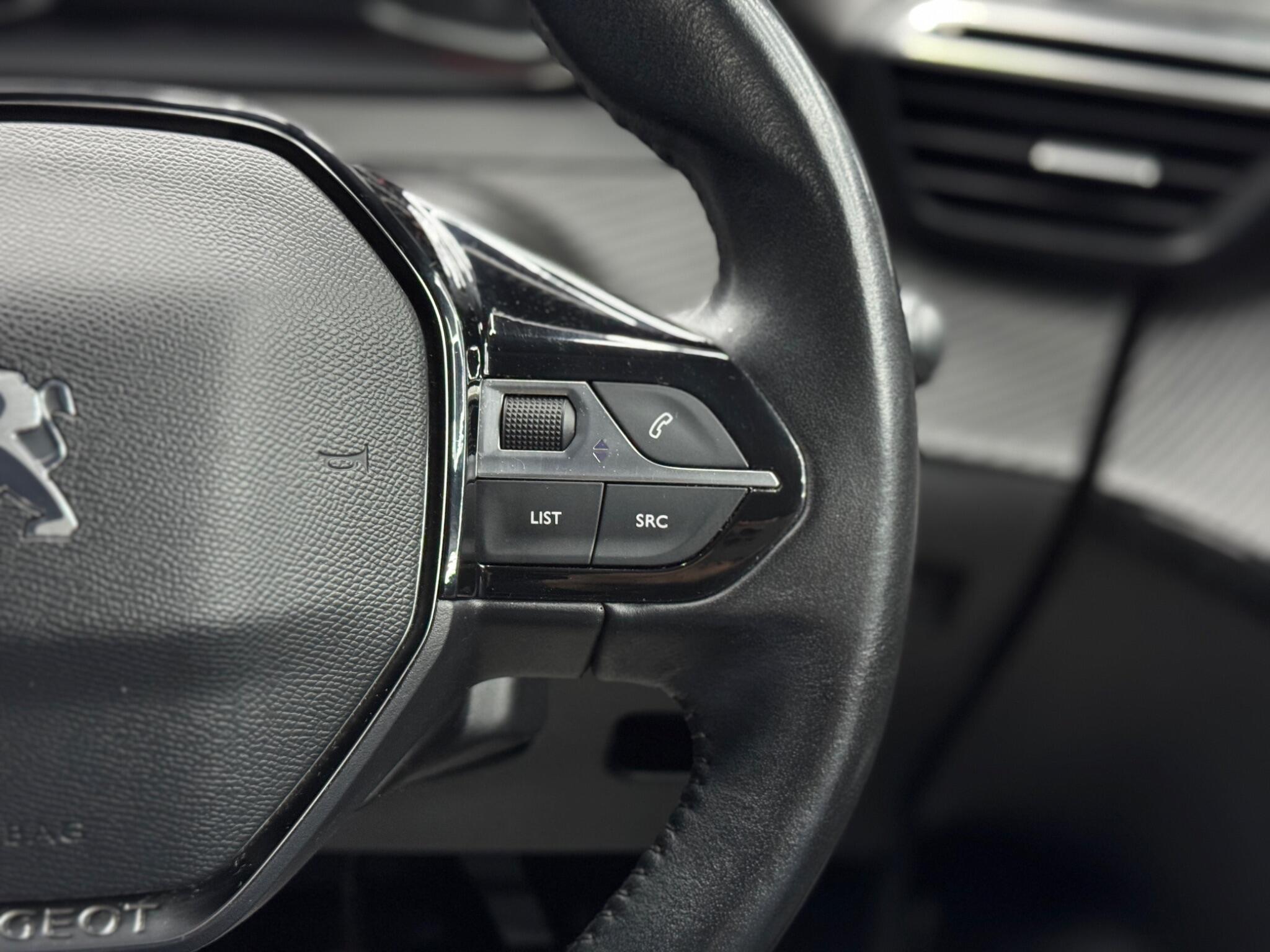 Peugeot 208 - Image 21