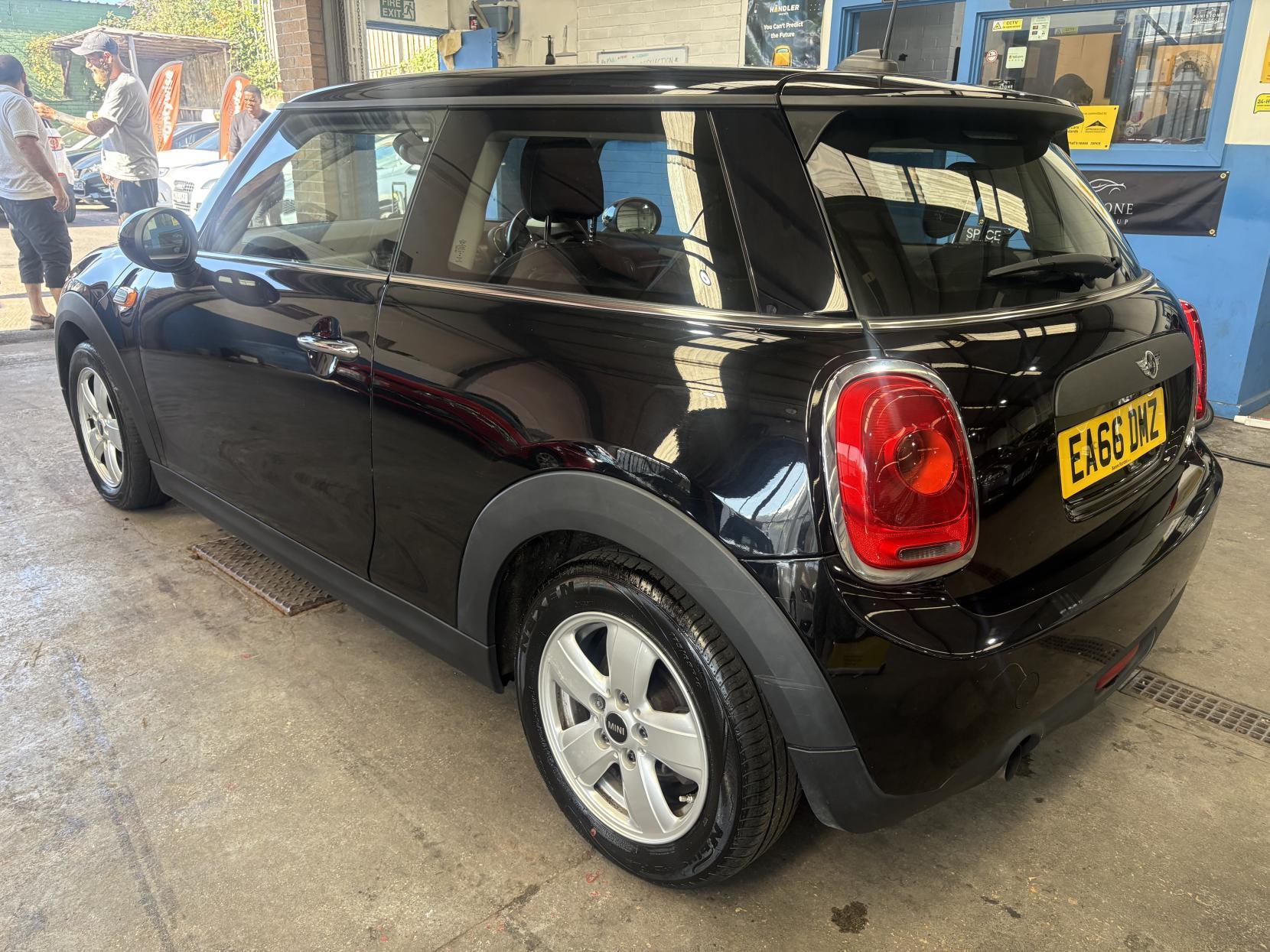 MINI Hatch - Image 6