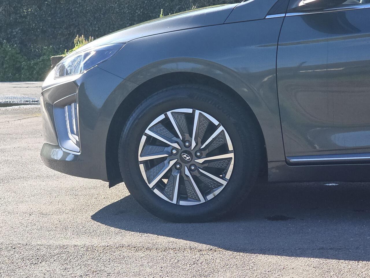 Hyundai Ioniq - Image 17