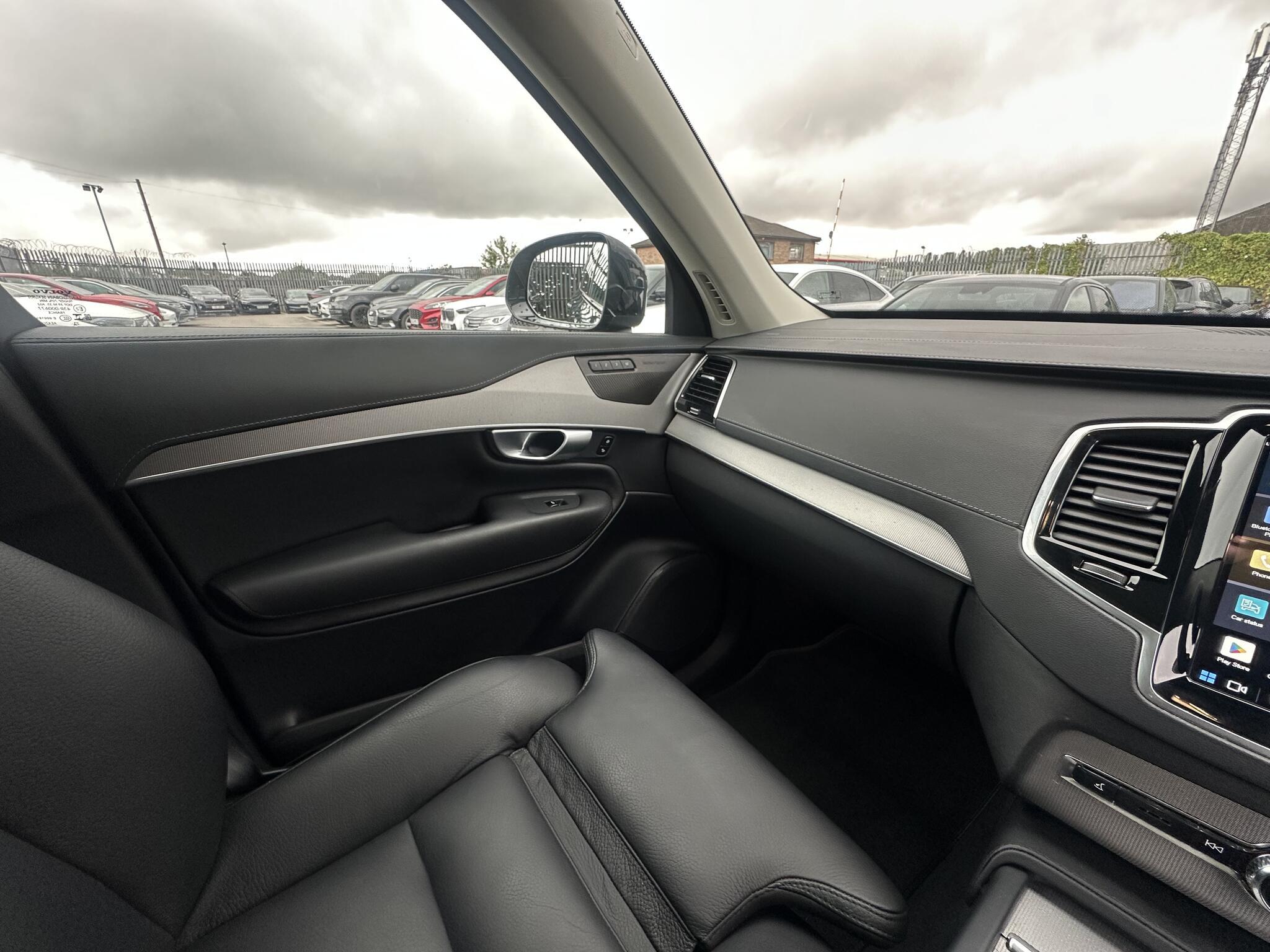 Volvo XC90 - Image 19