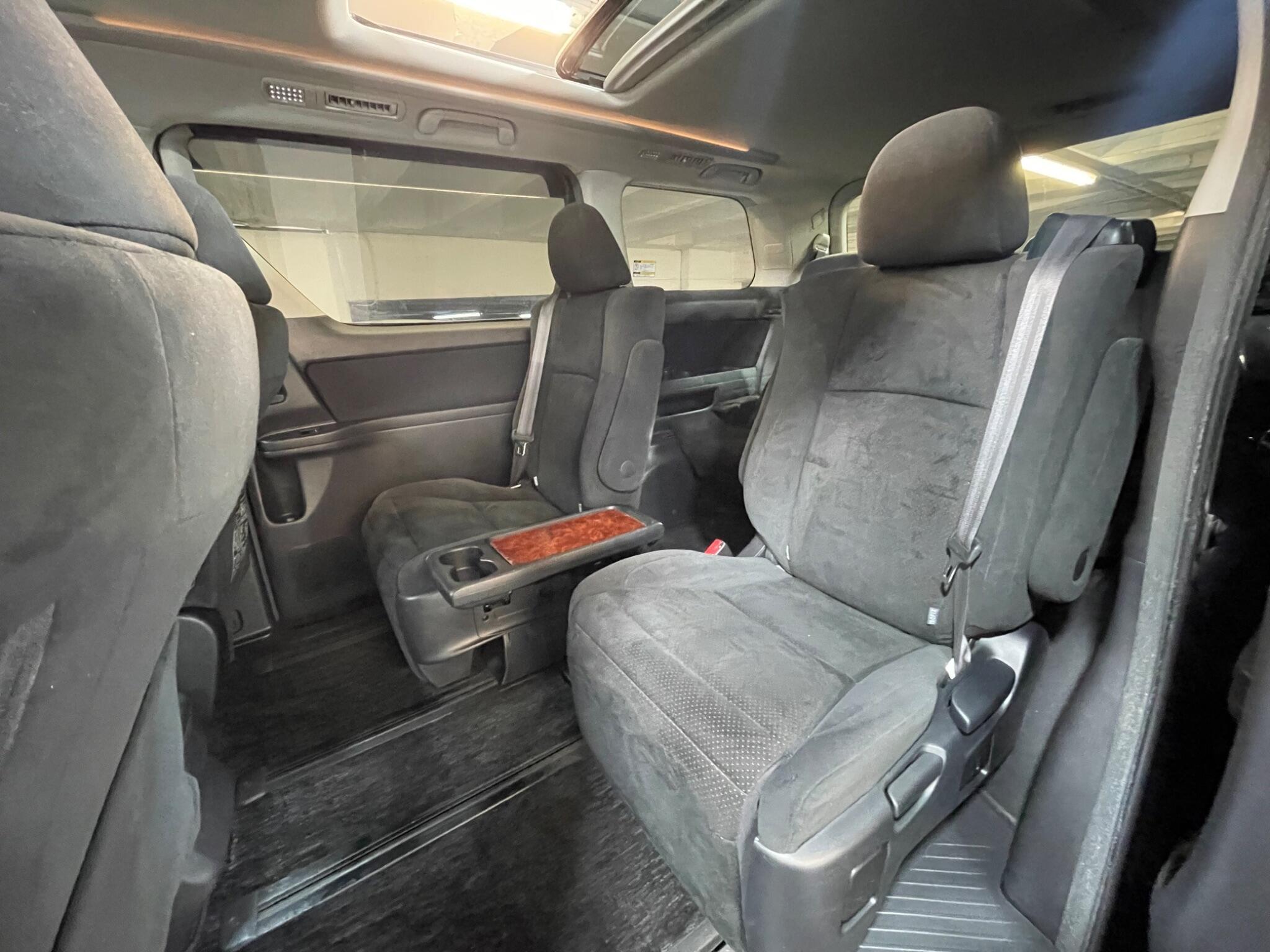 Toyota Vellfire - Image 15