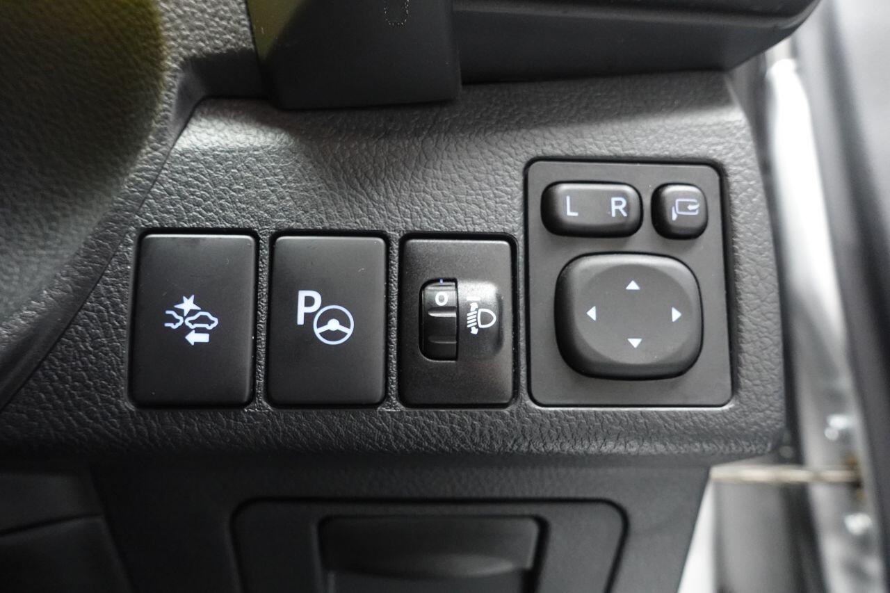 Toyota Auris - Image 42