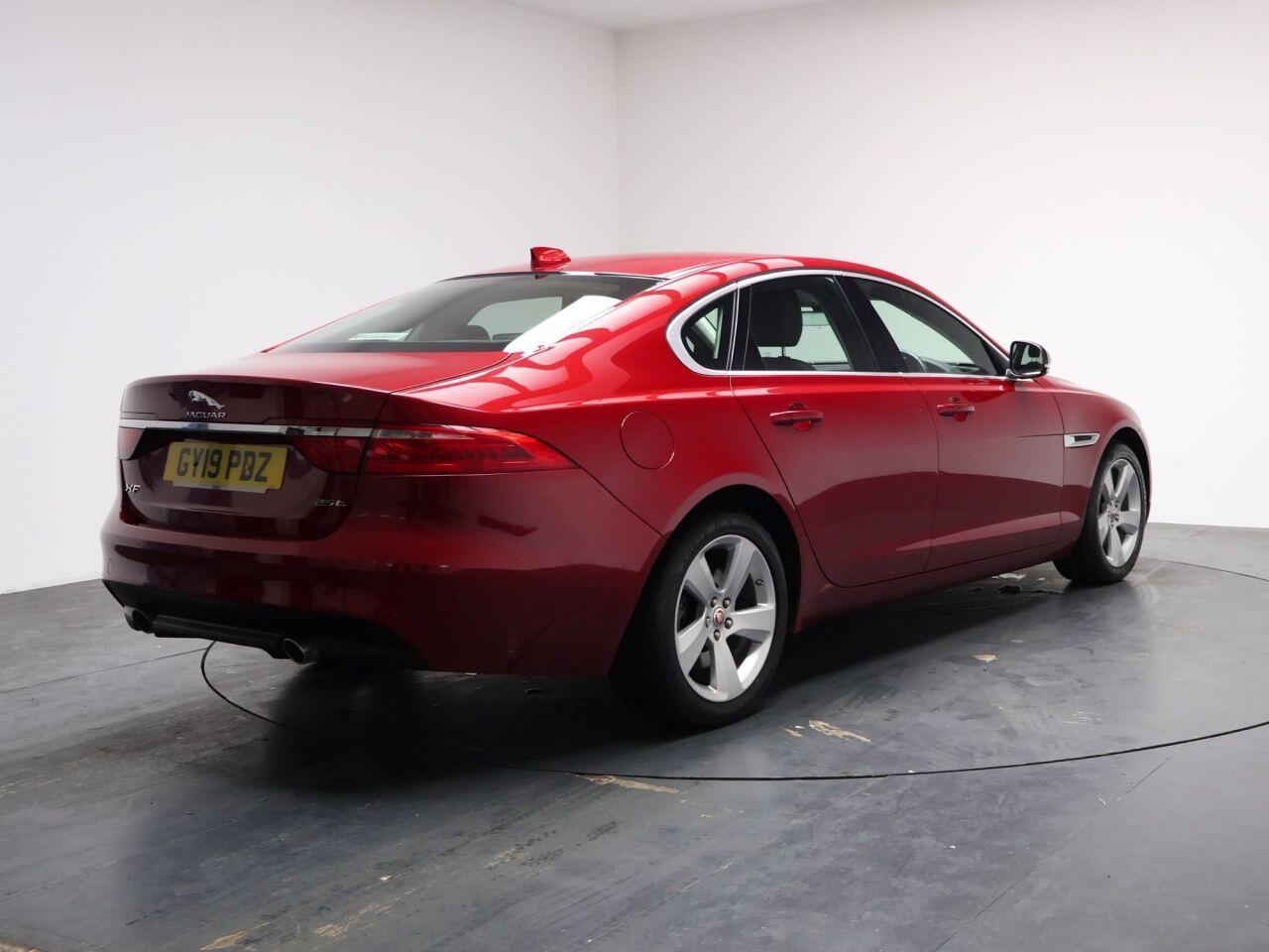 Jaguar XF - Image 12
