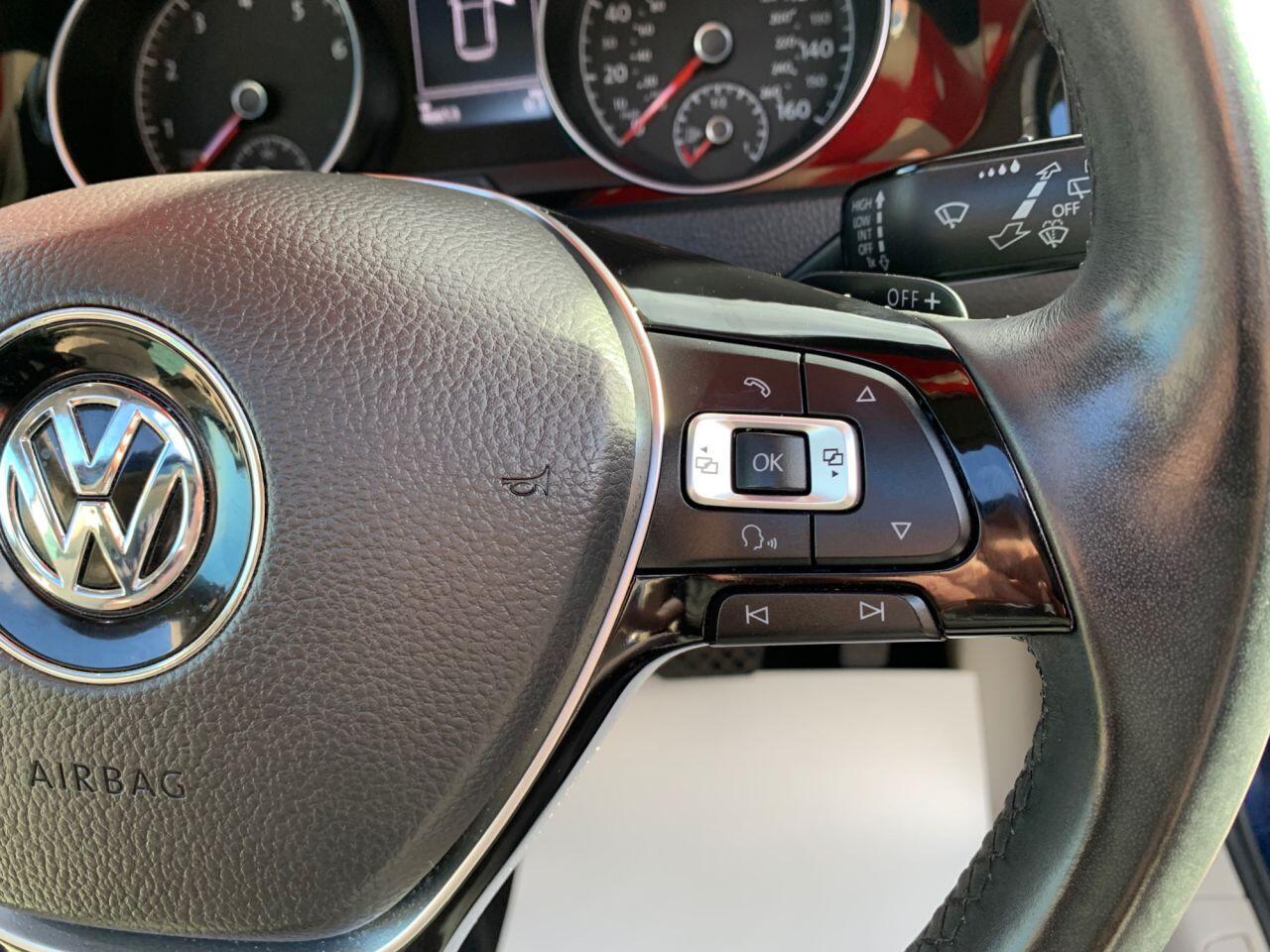 Volkswagen Golf - Image 24