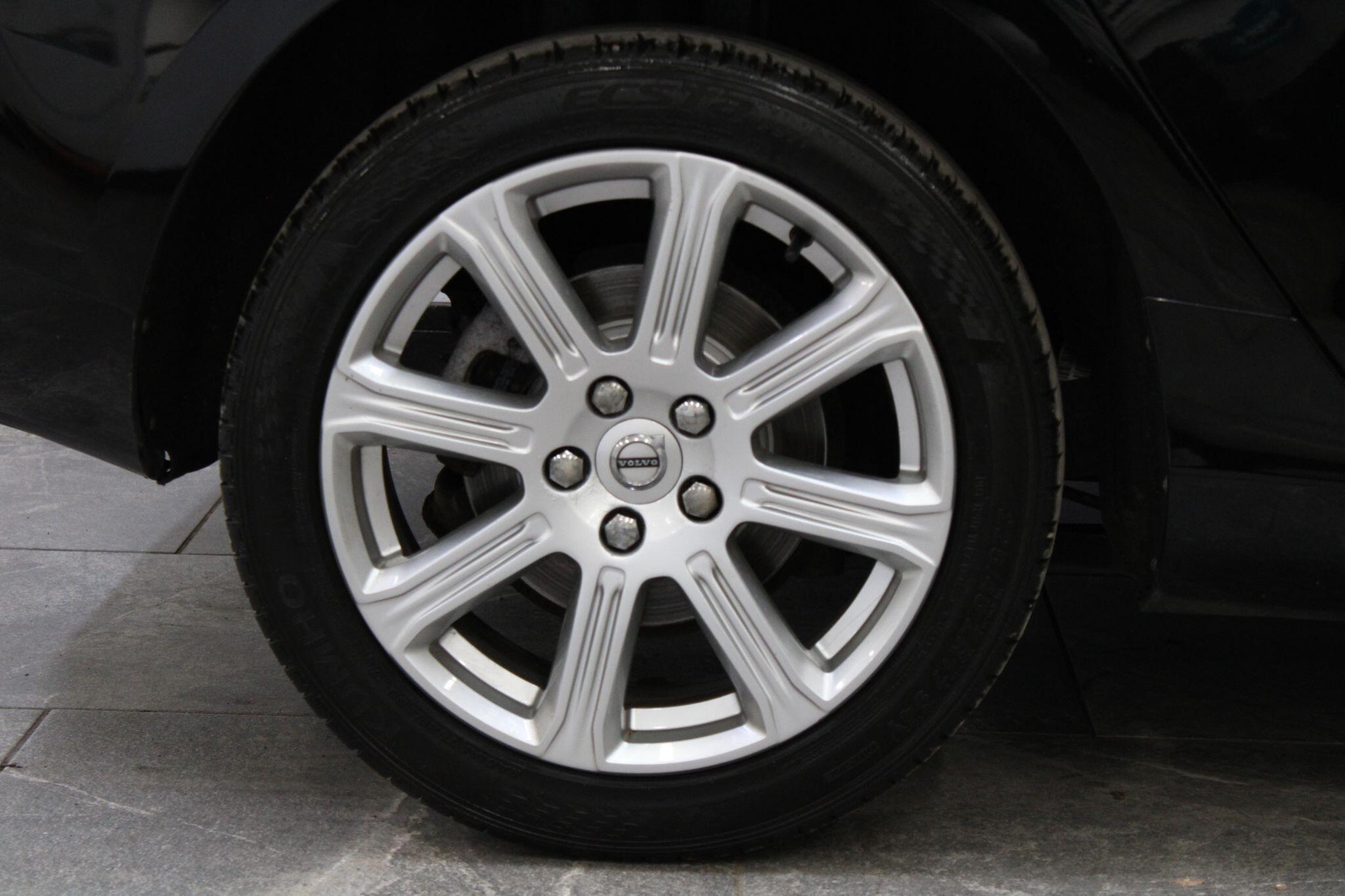 Volvo V40 - Image 10