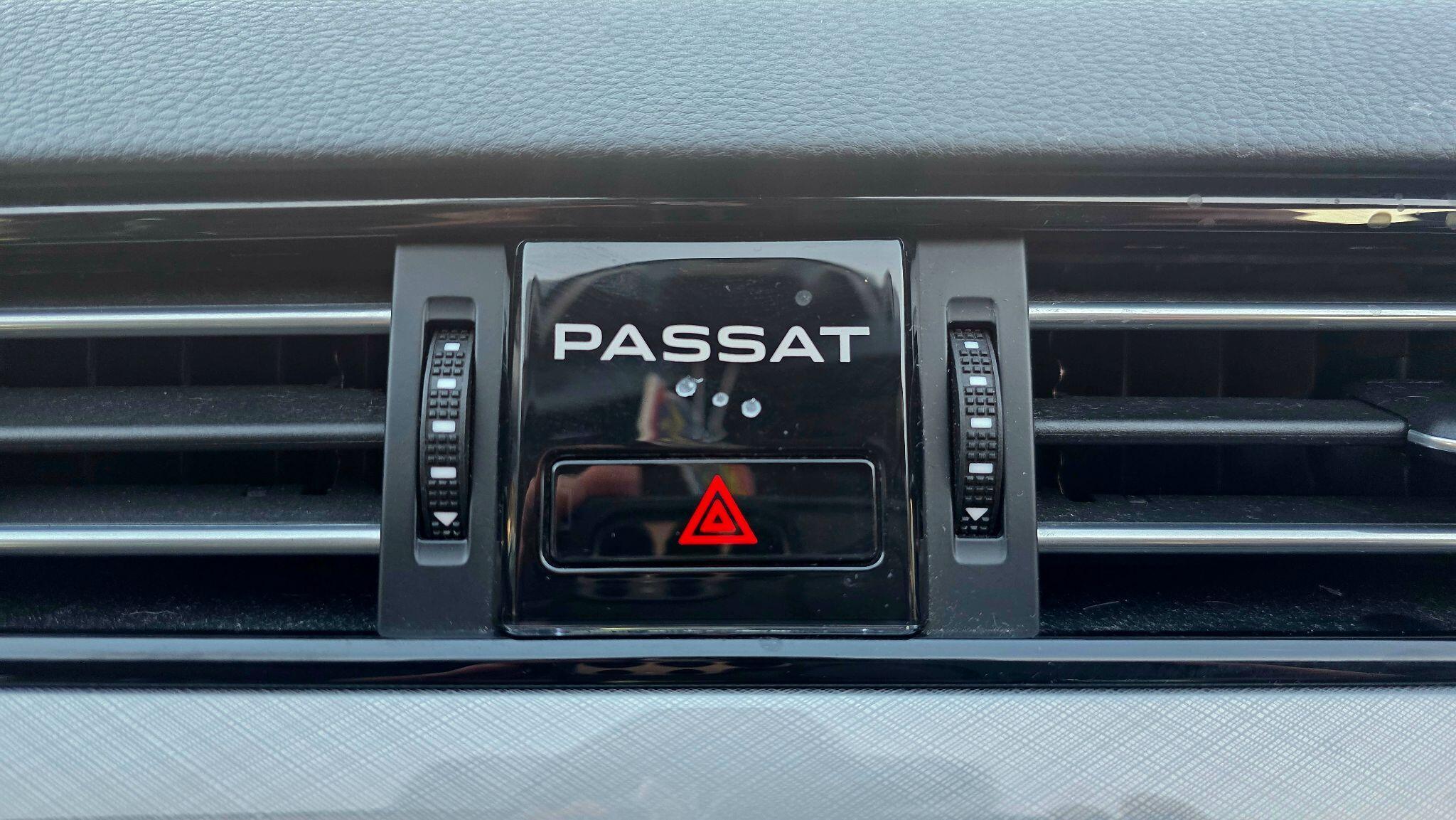 Volkswagen Passat - Image 34