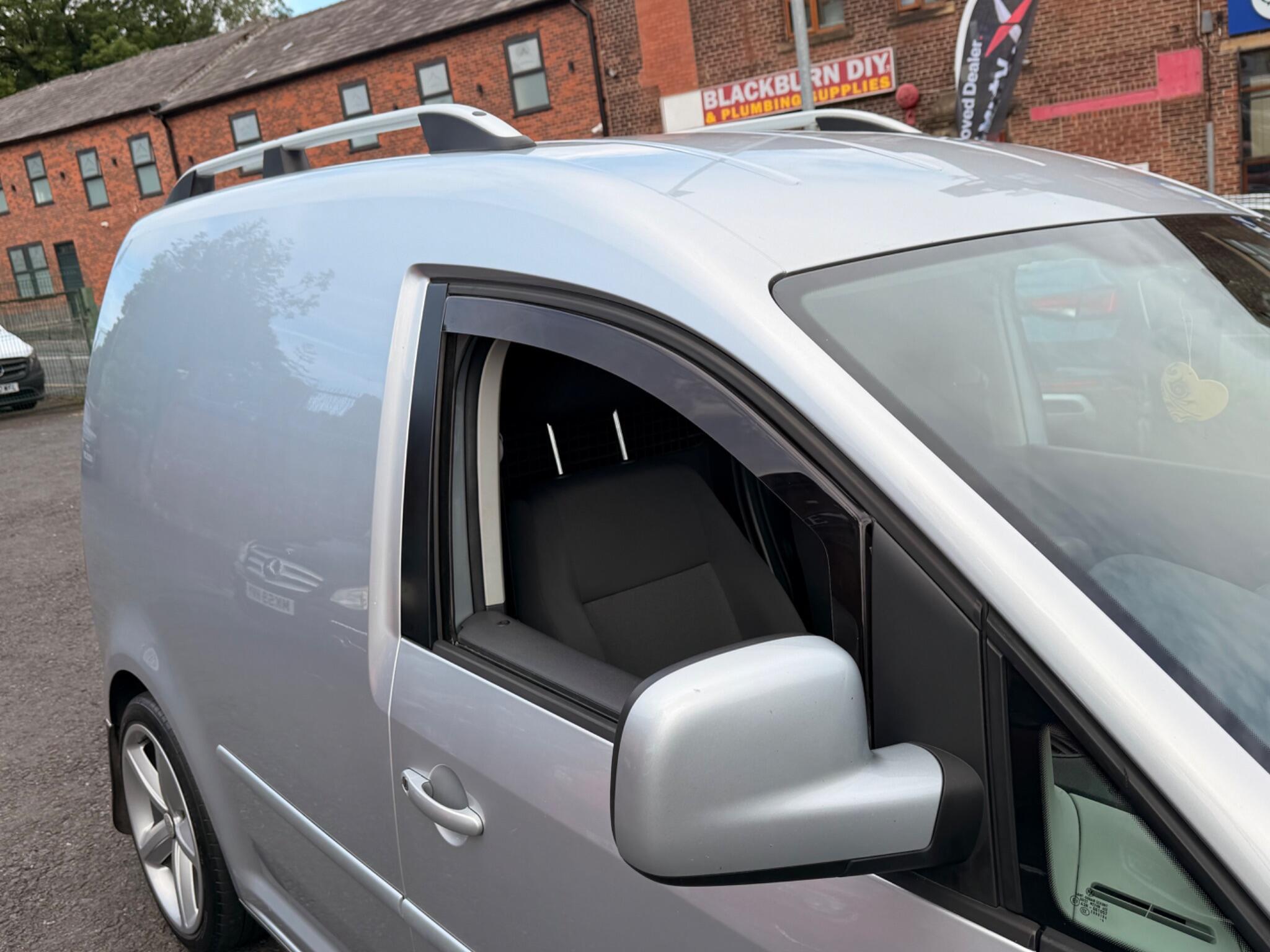 Volkswagen Caddy - Image 10