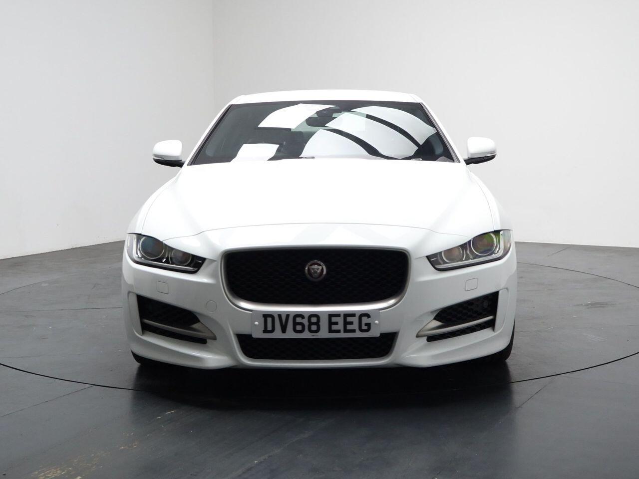 Jaguar XE - Image 6