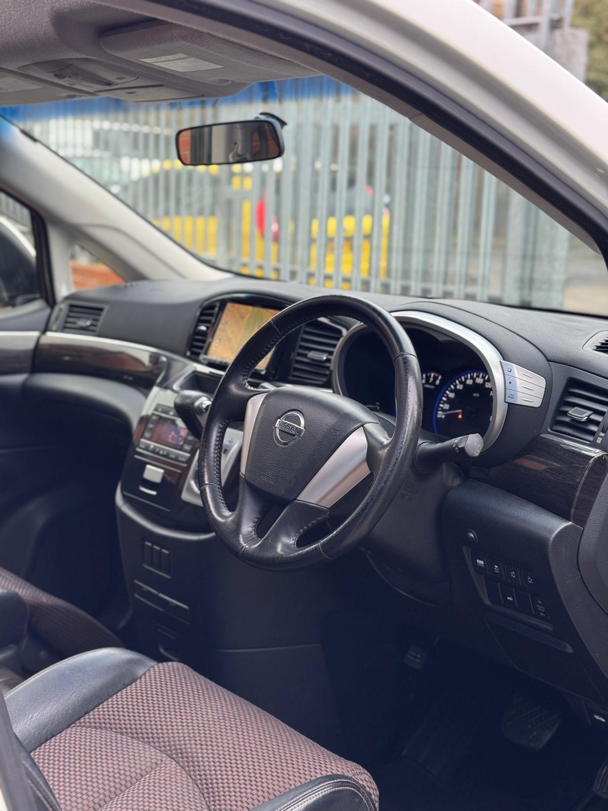 Nissan Elgrand - Image 24