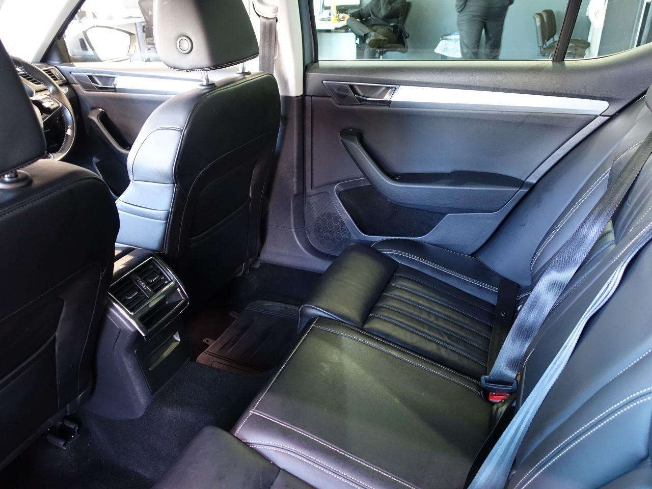 Skoda Superb - Image 21