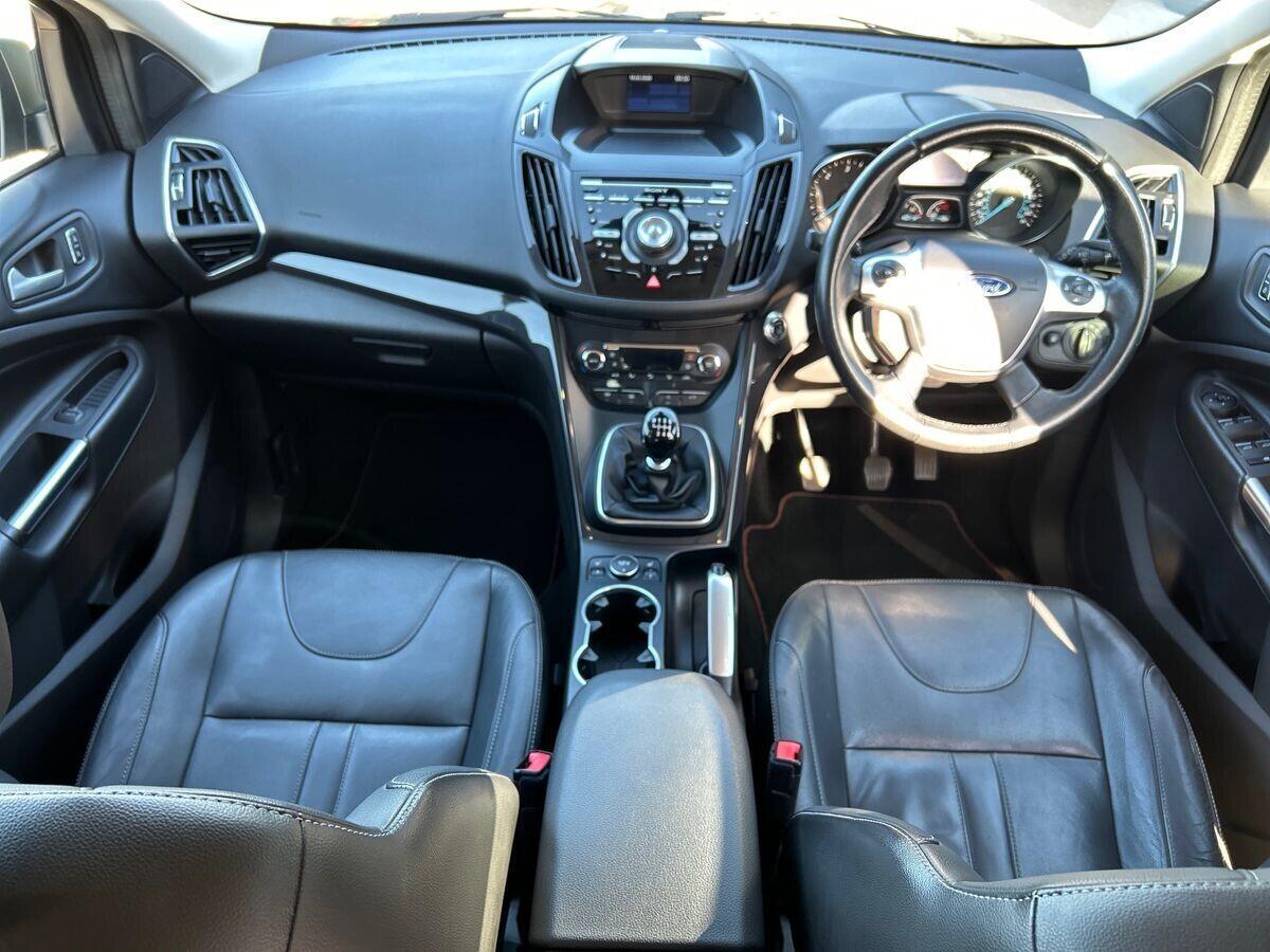 Ford Kuga - Image 18