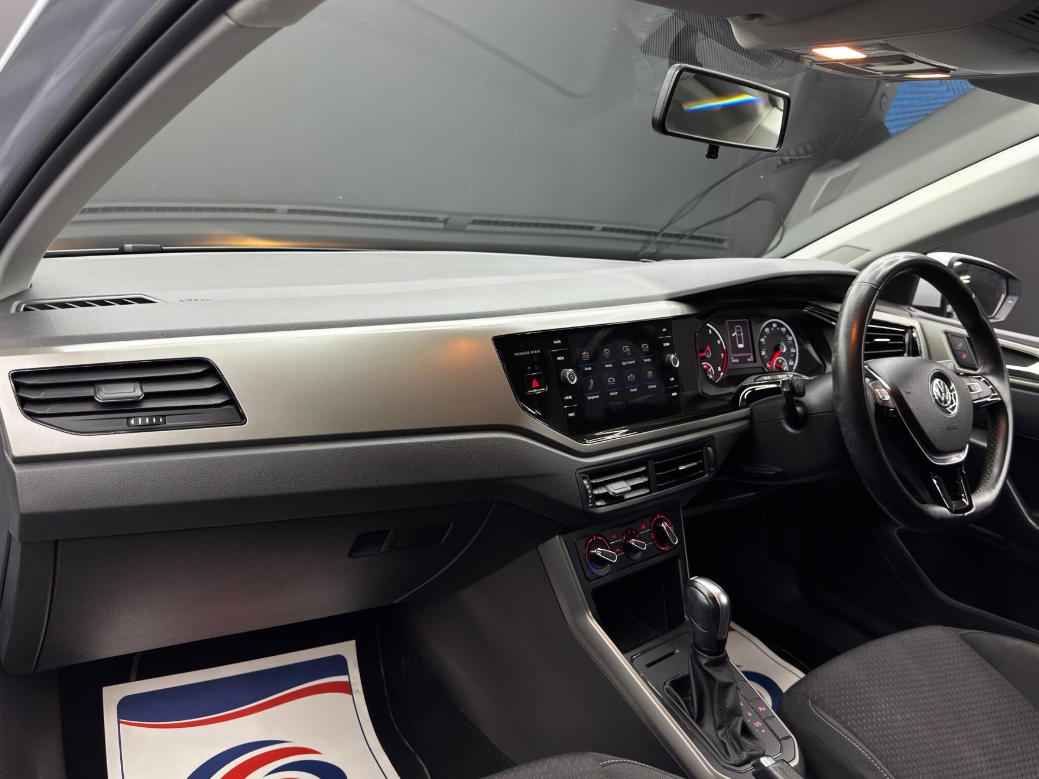 Volkswagen Polo - Image 11