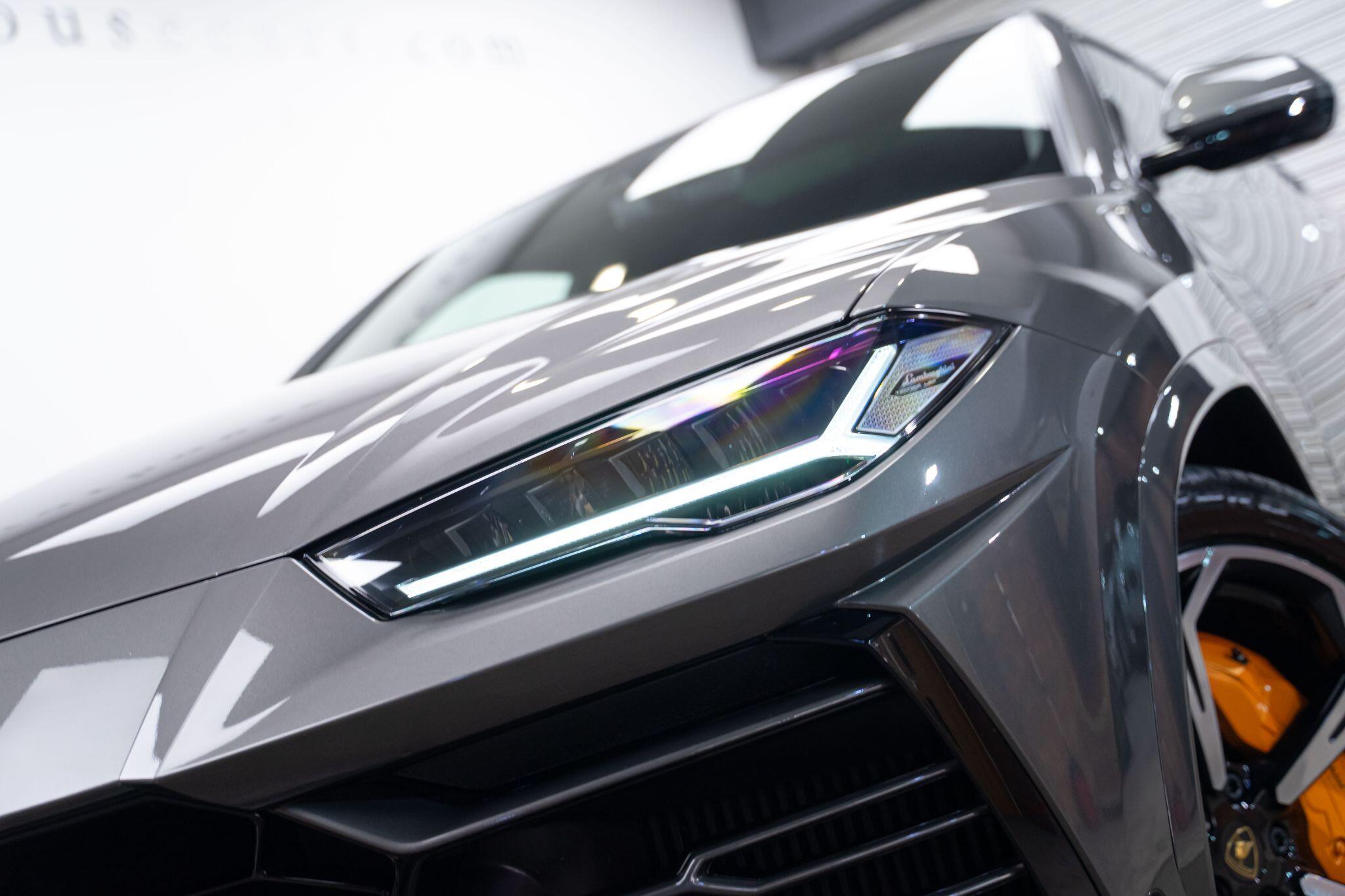 Lamborghini Urus - Image 25