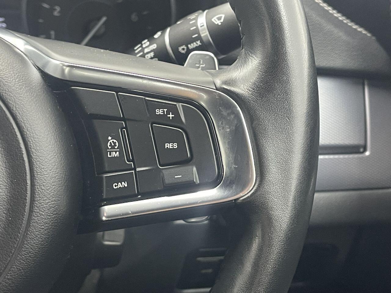 Jaguar XF - Image 25