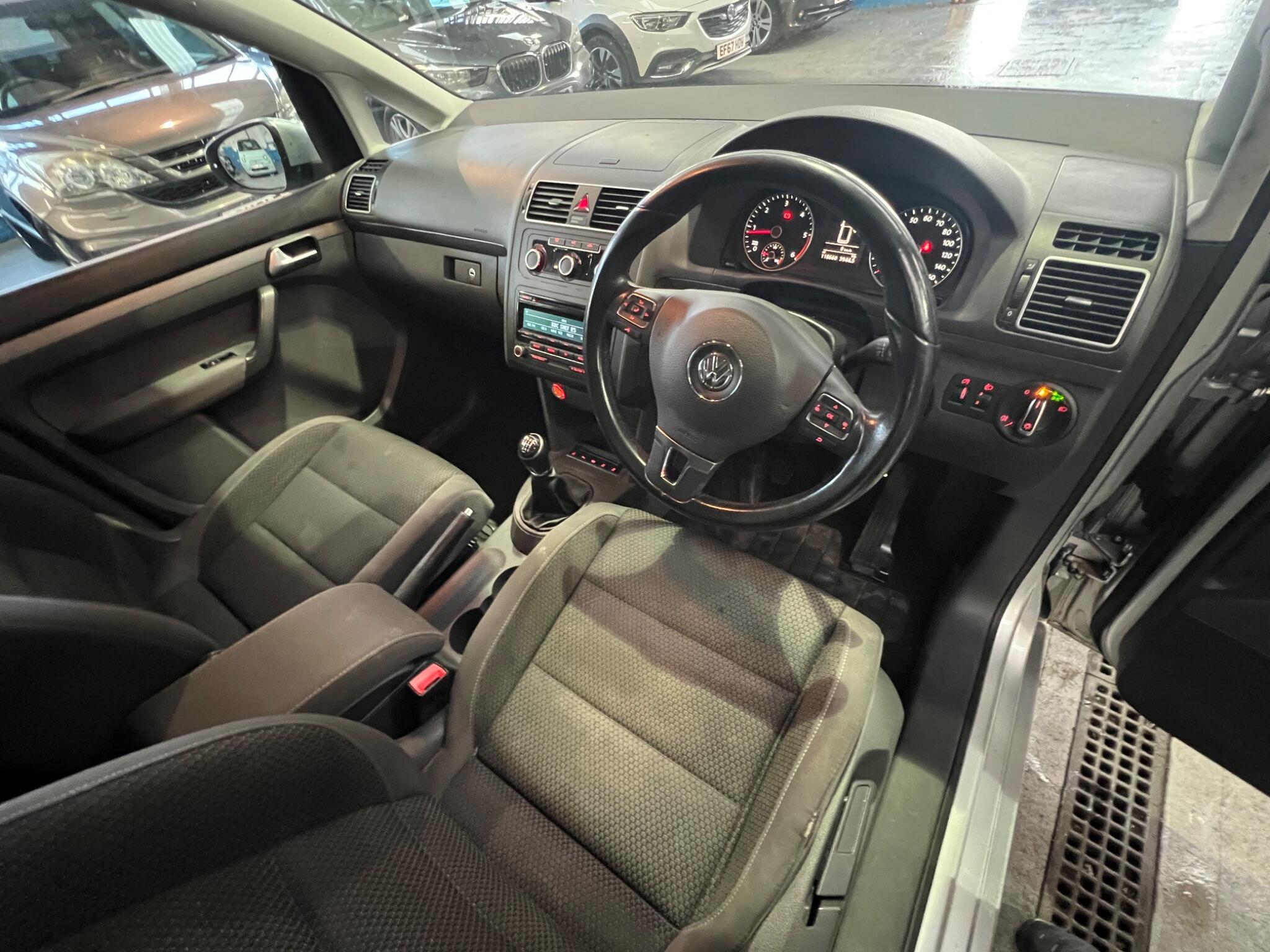 Volkswagen Touran - Image 15