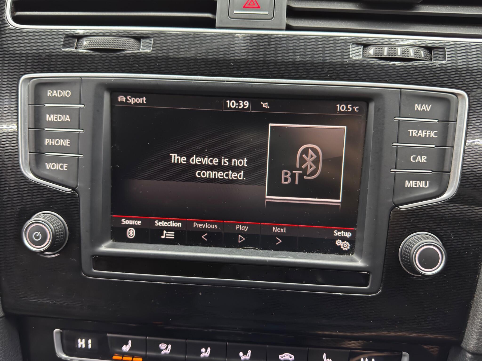 Volkswagen Golf - Image 32