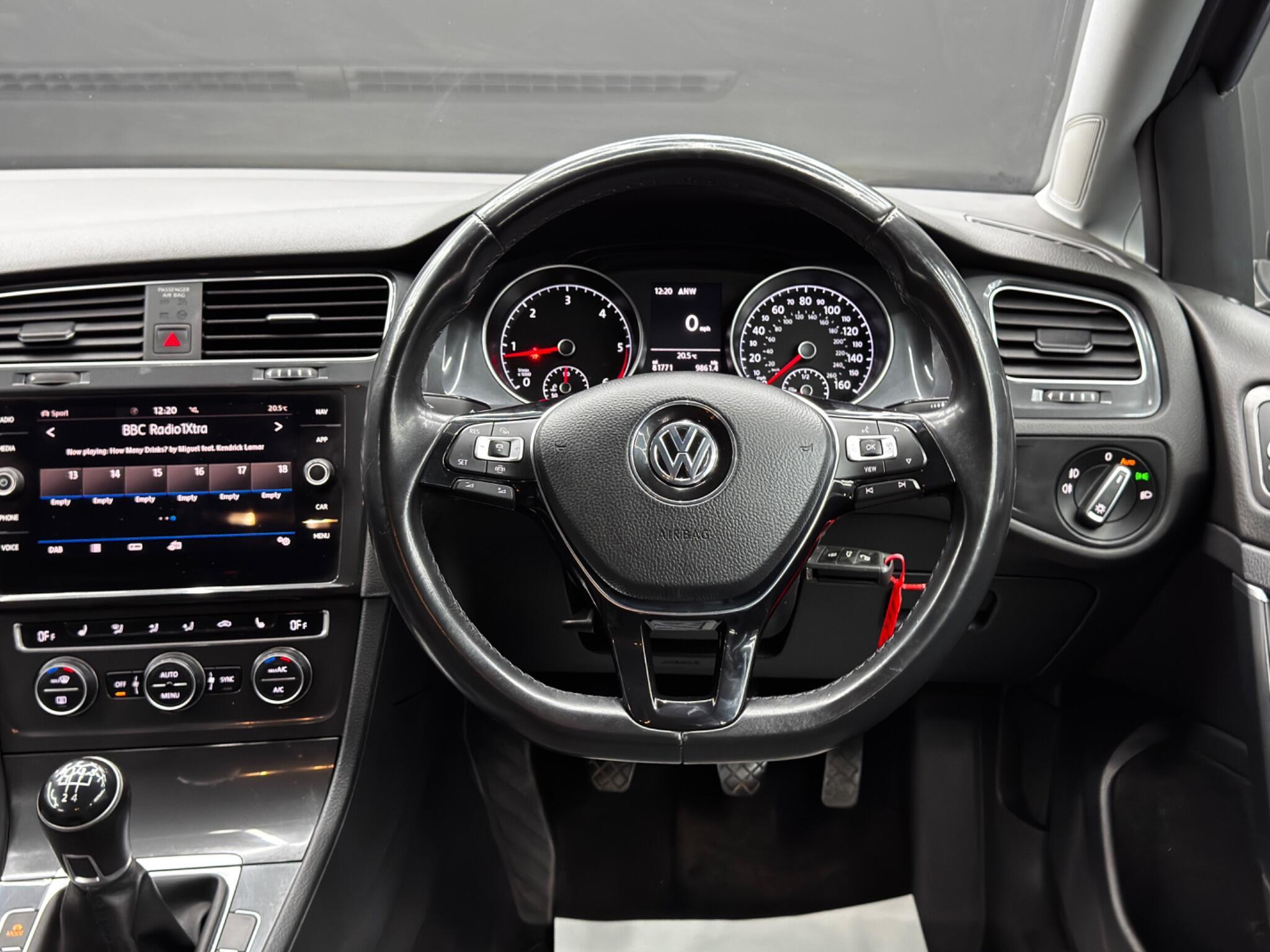 Volkswagen Golf - Image 17