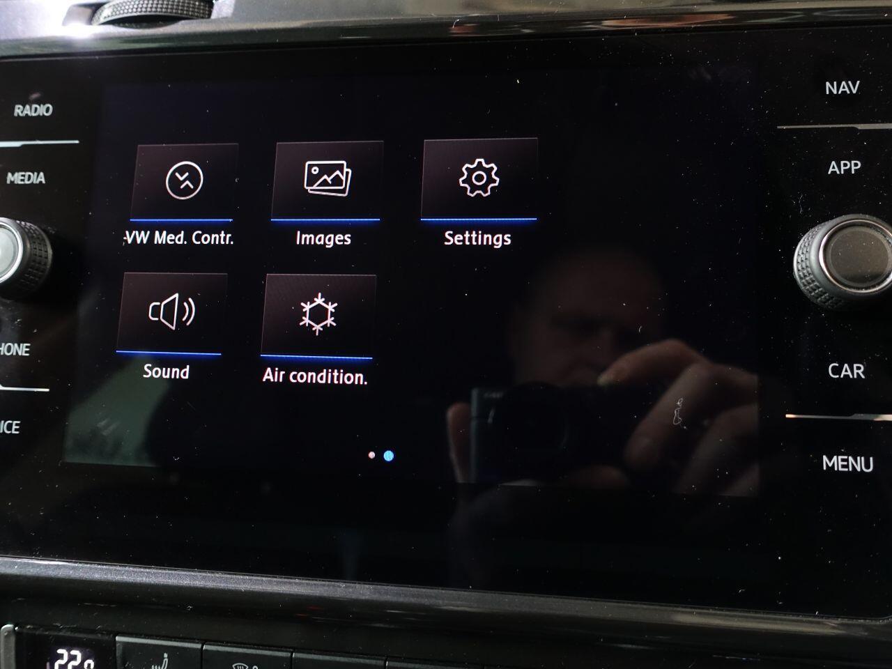 Volkswagen Golf - Image 34