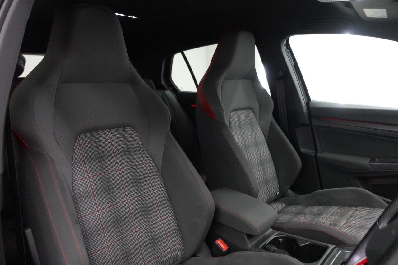 Volkswagen Golf - Image 8