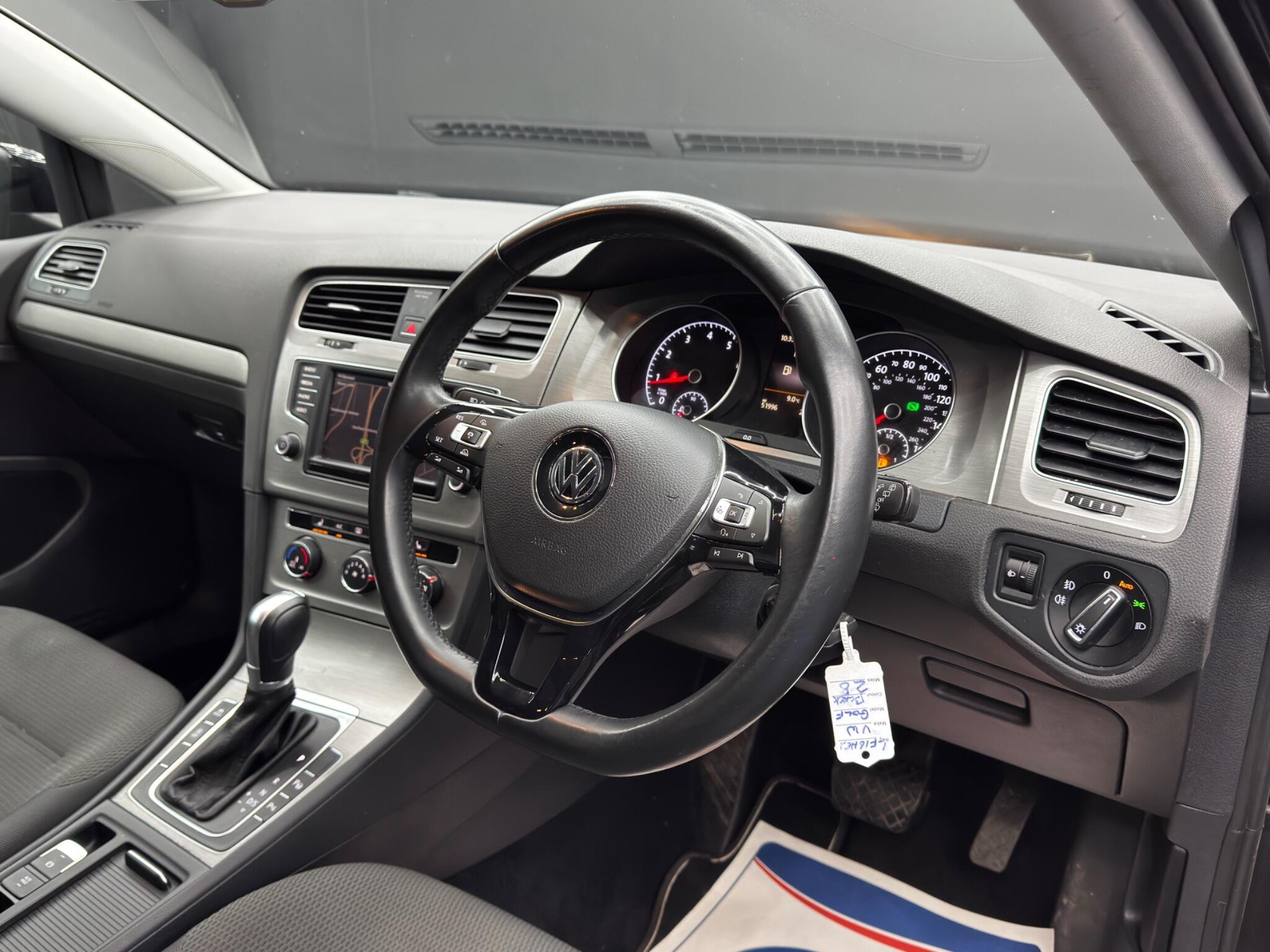 Volkswagen Golf - Image 9