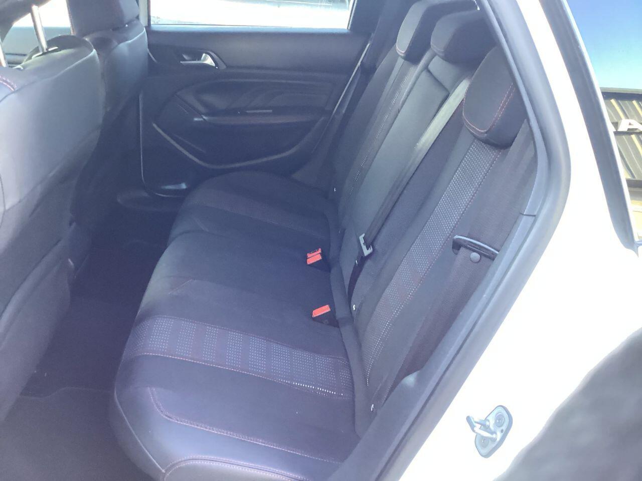 Peugeot 308 SW - Image 17