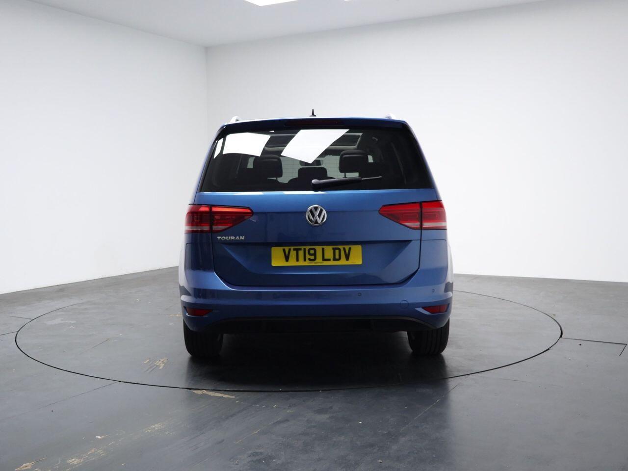 Volkswagen Touran - Image 10