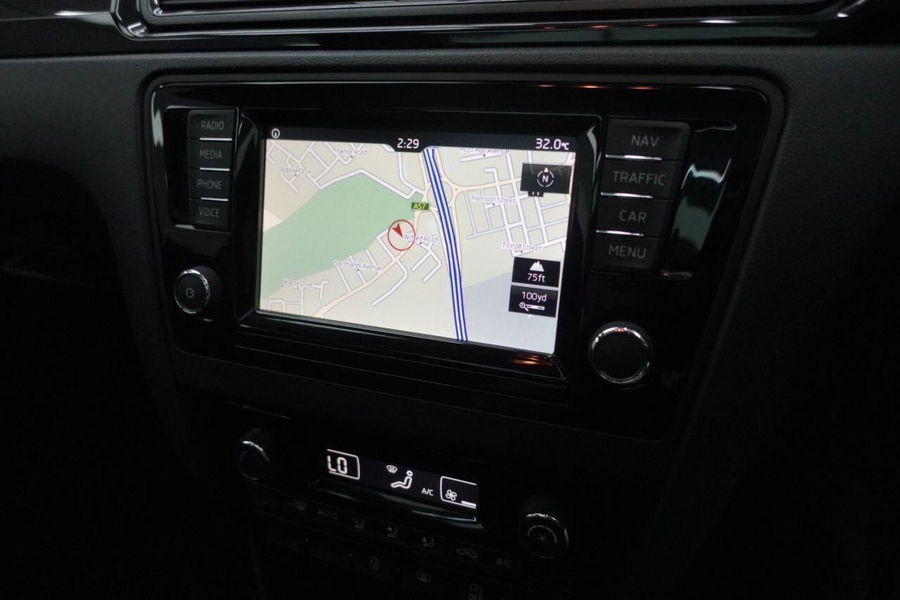 Skoda Rapid Spaceback - Image 2