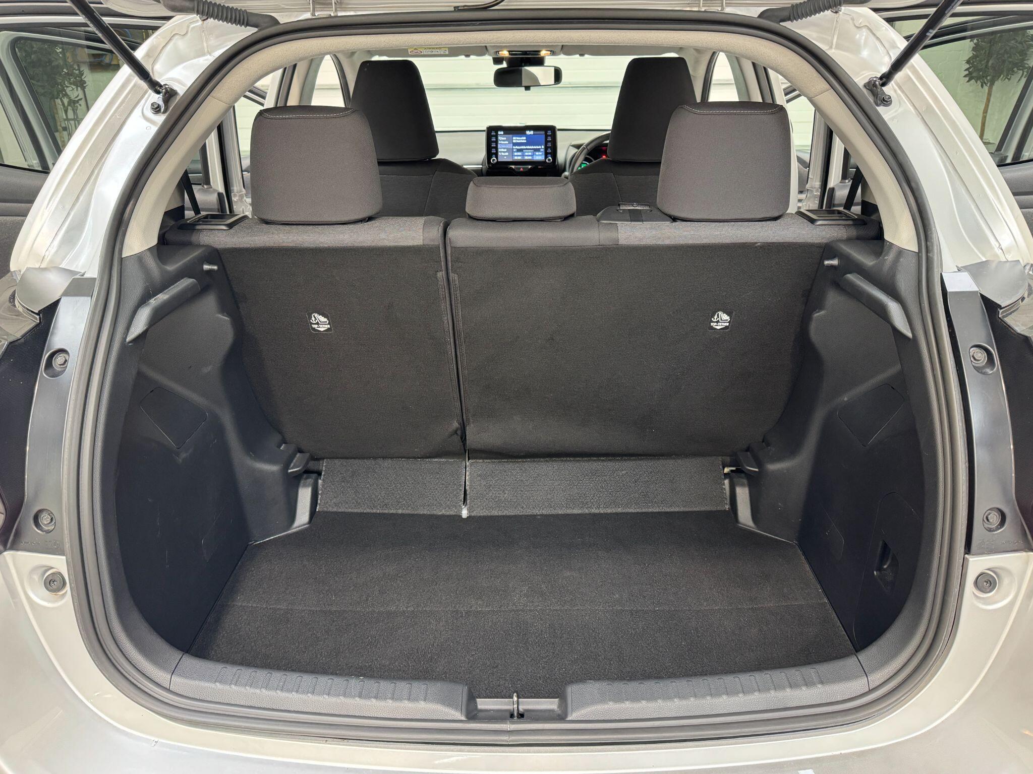 Toyota Yaris - Image 55