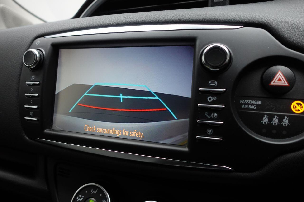 Toyota Yaris - Image 2