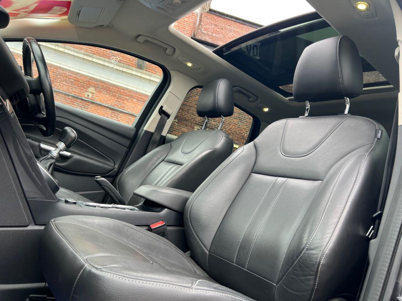 Ford Kuga - Image 18