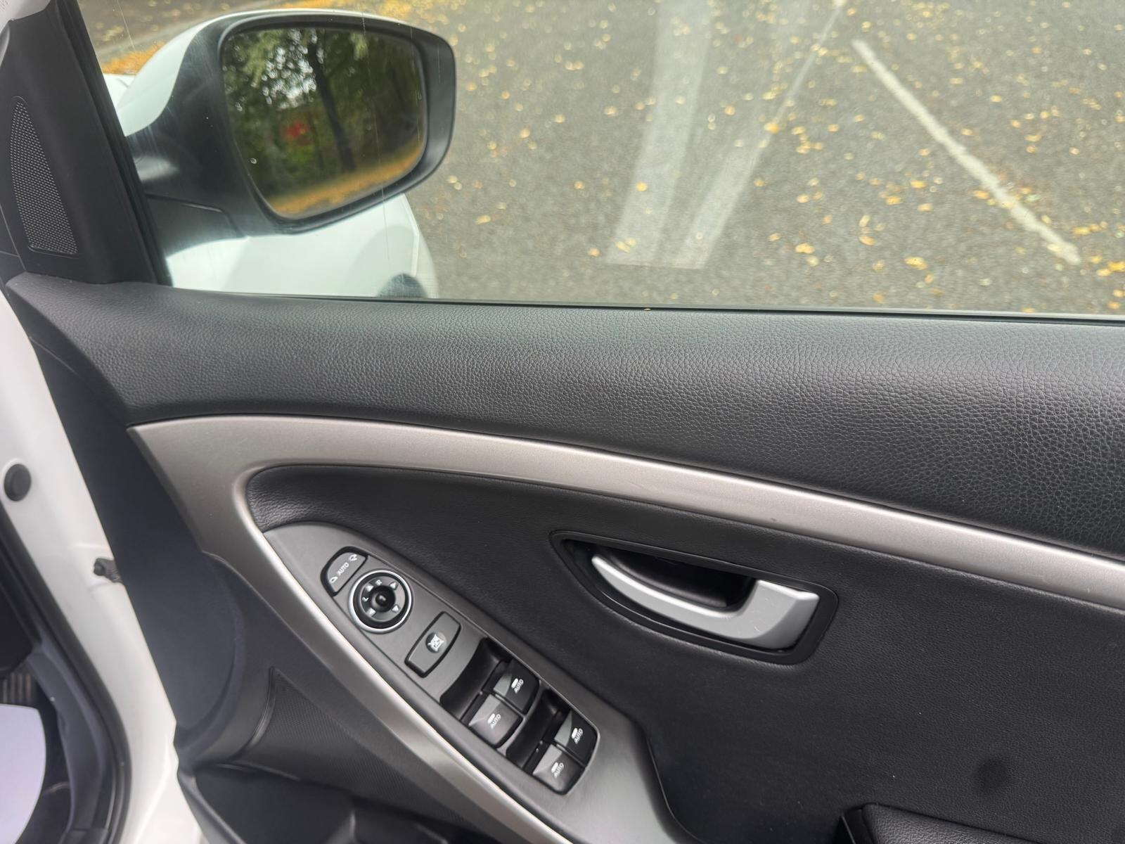 Hyundai i30 - Image 14