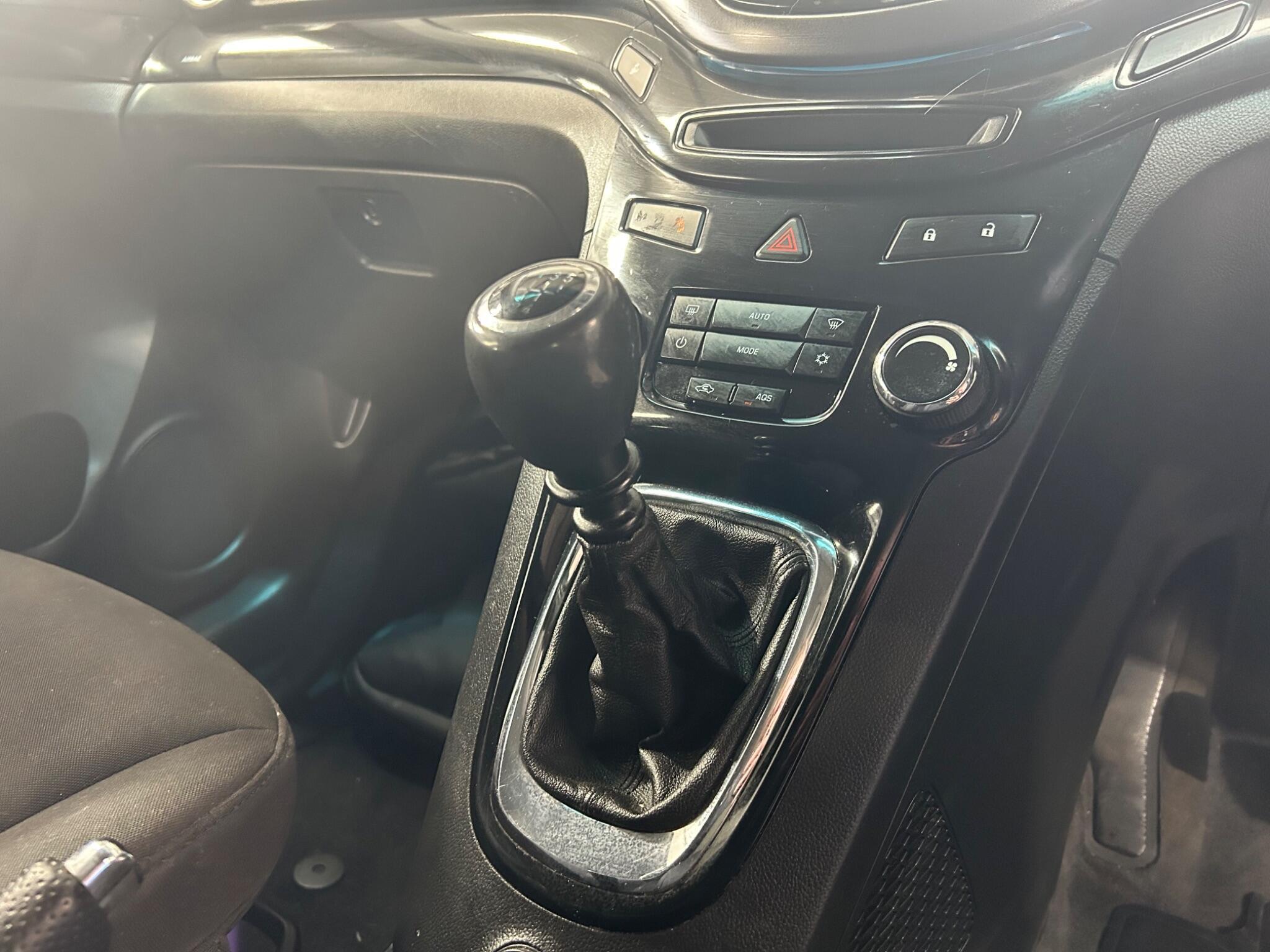 Chevrolet Orlando - Image 10