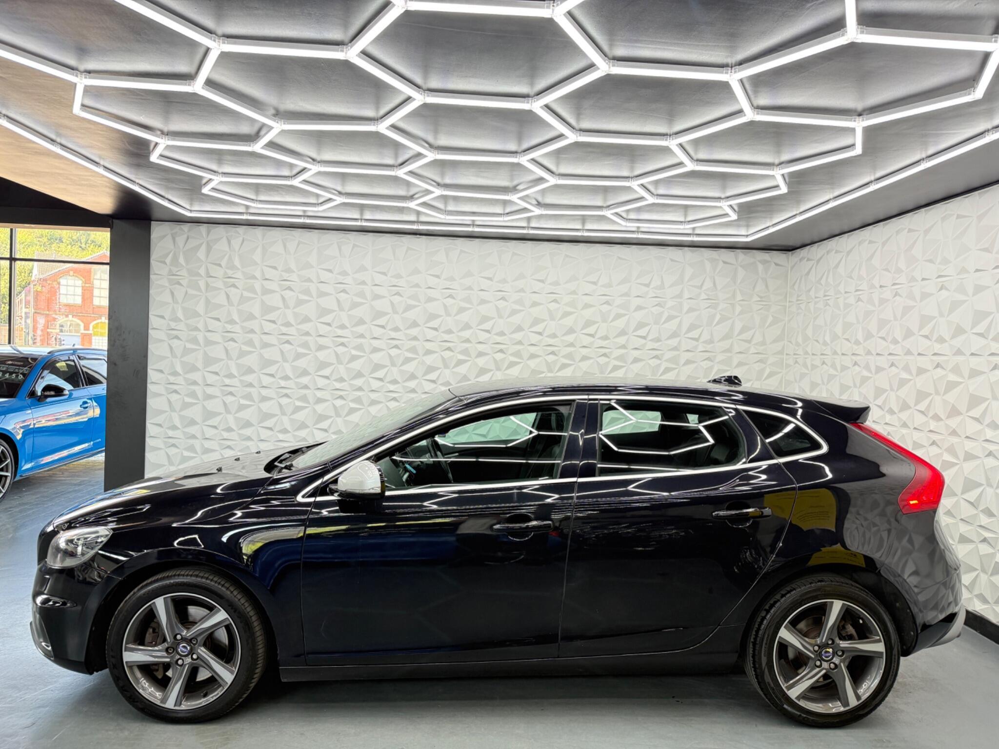 Volvo V40 - Image 5