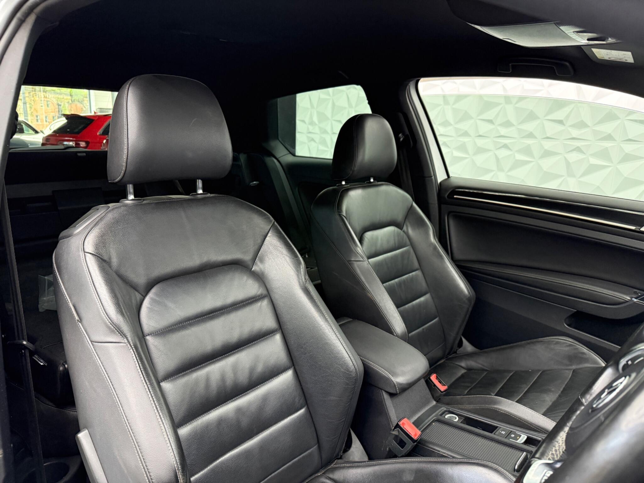 Volkswagen Golf - Image 21